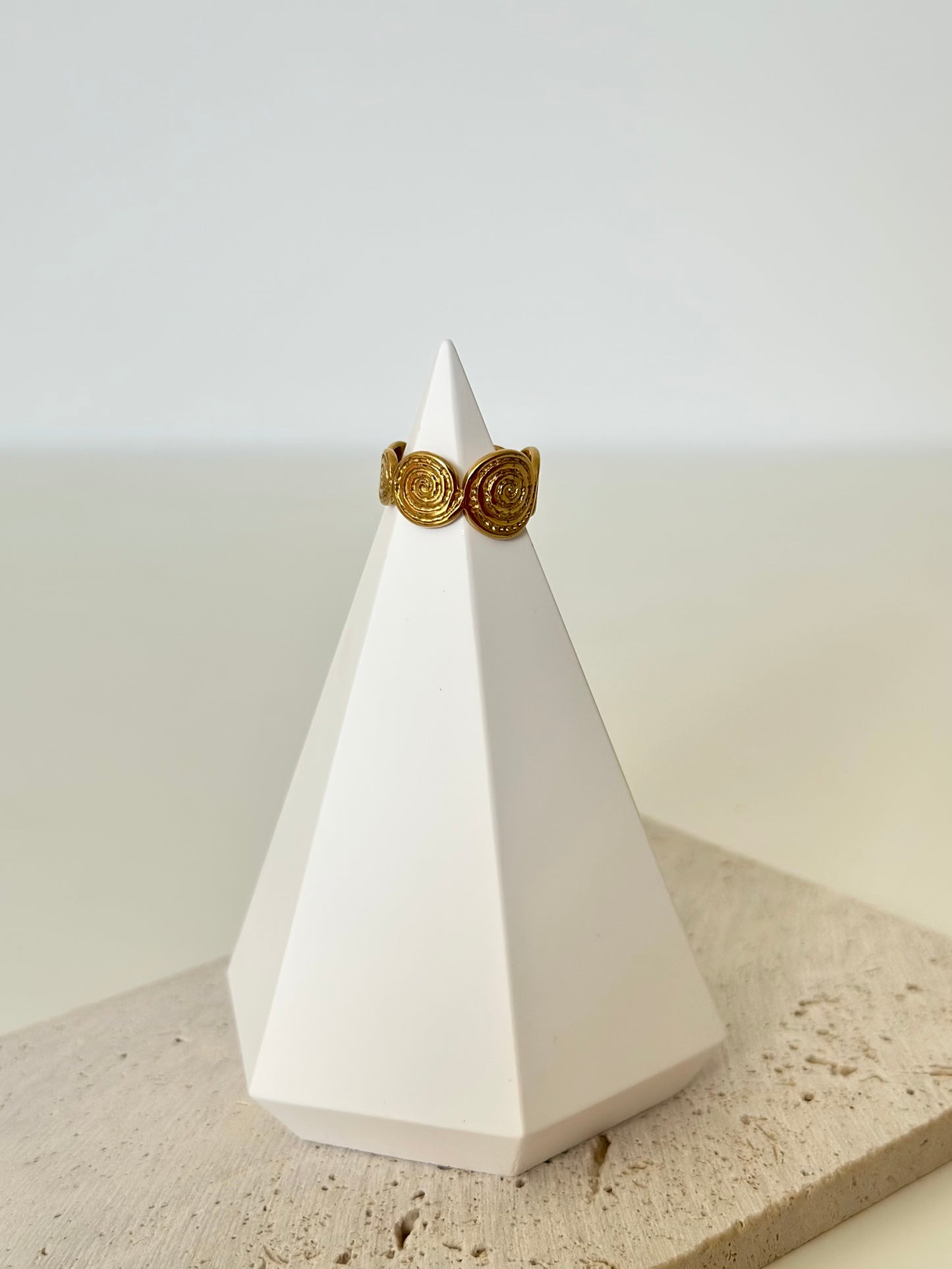 Bague AVA