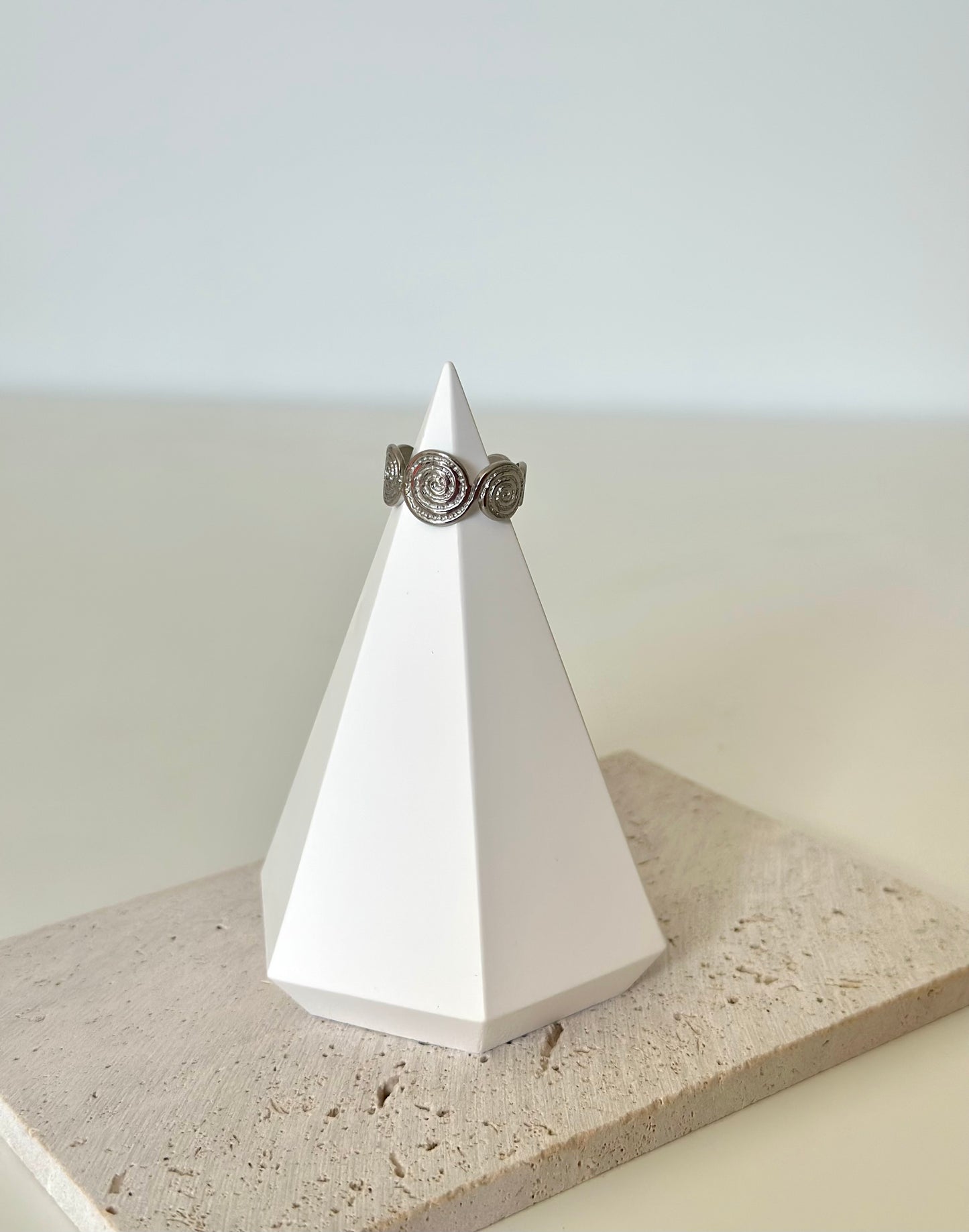 Bague AVA